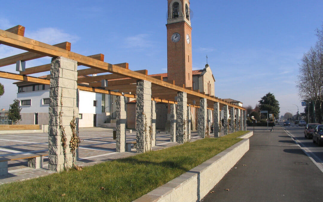 PIAZZA PUBBLICA